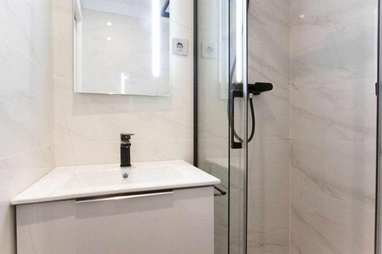 New Moderno Y Elegante Apartamento Centrico Madrid Luaran gambar